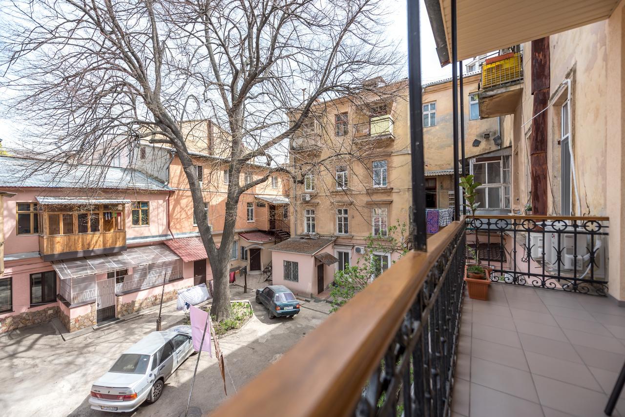 Studio Apartment In Center Of Odessa Exterior foto